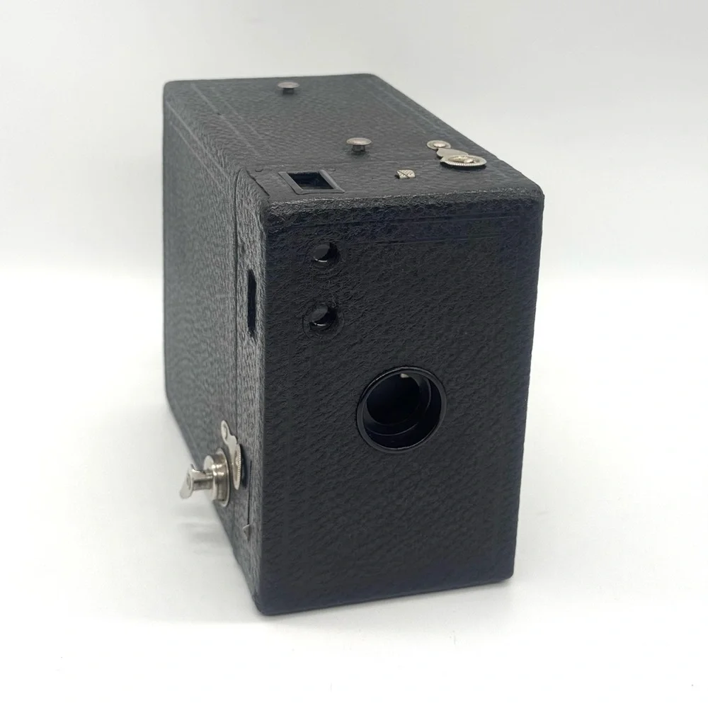 EASTMAN KODAK BROWNIE BOX. ANTIQUE